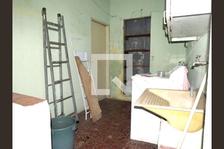 Casa à venda com 220m², 4 quartos e 5 vagasLavanderia 2