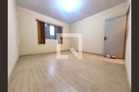 Casa à venda com 220m², 4 quartos e 5 vagas Casa à venda com 220m², 4 quartos e 5 vagasQuarto 2