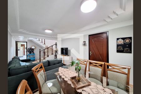 Sala de casa à venda com 4 quartos, 130m² em Vila Vitório Mazzei, São Paulo