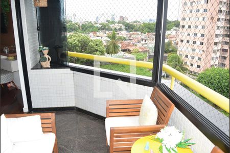 Sala com varanda de apartamento para alugar com 3 quartos, 128m² em Costa Azul, Salvador