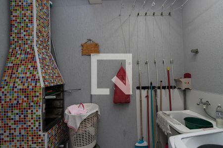 Casa à venda com 76m², 2 quartos e 1 vagaÁrea de Serviço