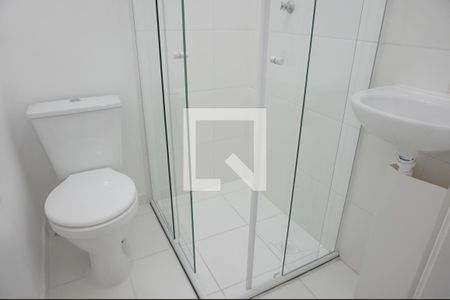 Banheiro de apartamento para alugar com 1 quarto, 25m² em Vila Guedes, São Paulo