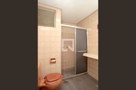 Banheiro de apartamento para alugar com 1 quarto, 45m² em Floresta, Porto Alegre
