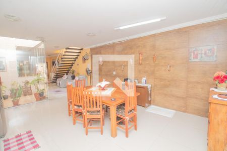 Casa à venda com 240m², 2 quartos e 2 vagasCozinha