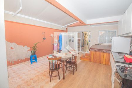 Casa à venda com 240m², 2 quartos e 2 vagasCozinha