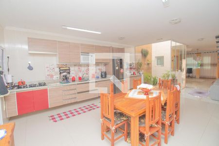 Casa à venda com 240m², 2 quartos e 2 vagasCozinha