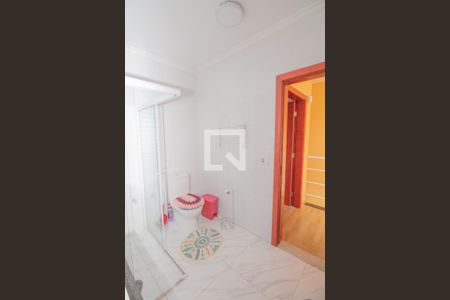 Casa à venda com 240m², 2 quartos e 2 vagasBanheiro 