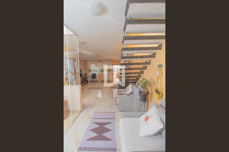Sala de casa para alugar com 2 quartos, 240m² em Vila Cleonice, São Paulo