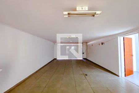 Garagem de casa para alugar com 3 quartos, 200m² em Alto da Mooca, São Paulo