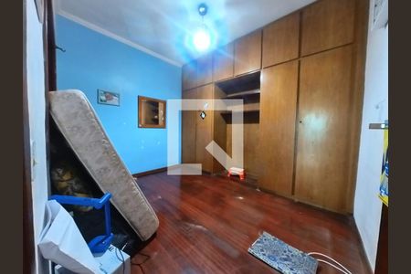 Quarto 1 de casa à venda com 6 quartos, 223m² em Vila Guedes, São Paulo