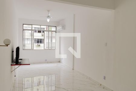 Sala/Quarto de apartamento para alugar com 1 quarto, 44m² em Copacabana, Rio de Janeiro