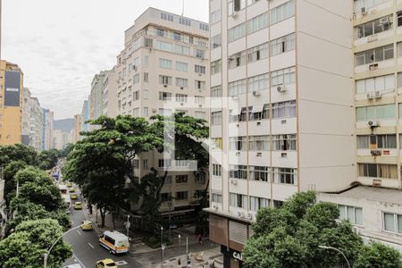 Vista da Sala/Quarto de apartamento para alugar com 1 quarto, 44m² em Copacabana, Rio de Janeiro