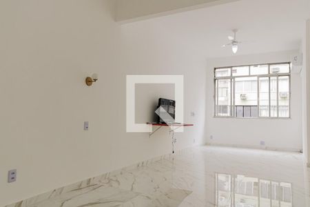 Sala/Quarto de apartamento para alugar com 1 quarto, 44m² em Copacabana, Rio de Janeiro