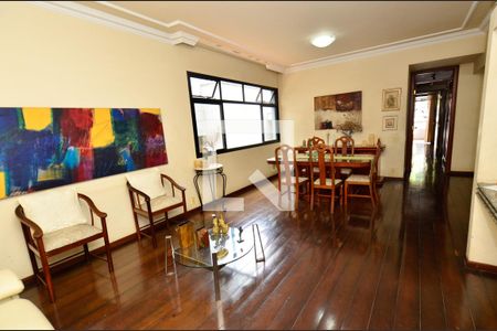 Sala de apartamento à venda com 3 quartos, 130m² em Santa Efigênia, Belo Horizonte