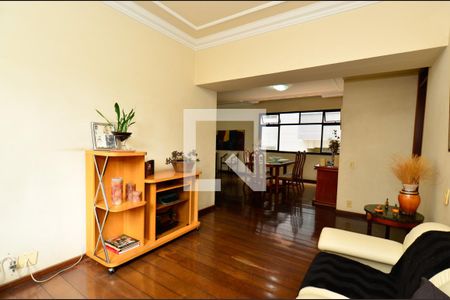 Sala de apartamento à venda com 4 quartos, 130m² em Santa Efigênia, Belo Horizonte