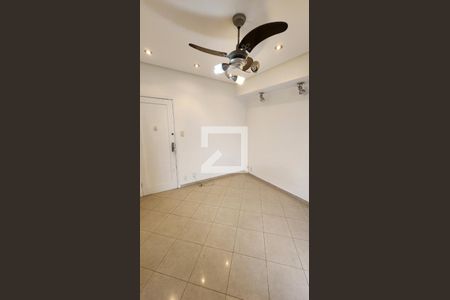 Detalhe Sala de apartamento para alugar com 1 quarto, 48m² em Embaré, Santos