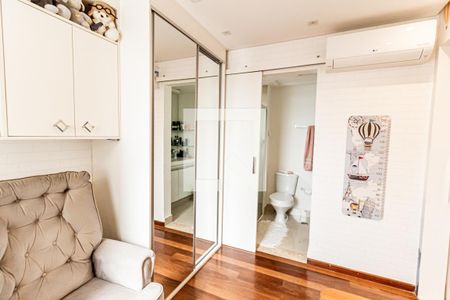 Apartamento à venda com 117m², 2 quartos e 2 vagas Apartamento à venda com 117m², 2 quartos e 2 vagasSuíte