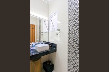 Casa à venda com 260m², 3 quartos e 4 vagas Casa à venda com 260m², 3 quartos e 4 vagasBanheiro da suíte 3