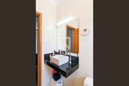 Casa à venda com 260m², 3 quartos e 4 vagas Casa à venda com 260m², 3 quartos e 4 vagasBanheiro da suíte 2