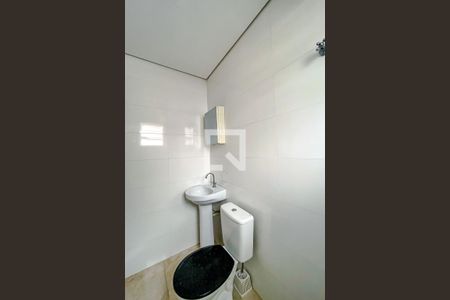Banheiro de kitnet/studio para alugar com 1 quarto, 32m² em Quarta Parada, São Paulo