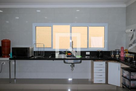 Casa à venda com 550m², 4 quartos e 3 vagas Casa à venda com 550m², 4 quartos e 3 vagasCozinha