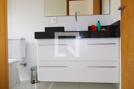 Casa à venda com 550m², 4 quartos e 3 vagas Casa à venda com 550m², 4 quartos e 3 vagasBanheiro da Suíte 2