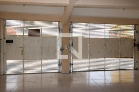 Casa à venda com 550m², 4 quartos e 3 vagas Casa à venda com 550m², 4 quartos e 3 vagasGaragem