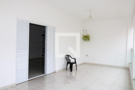 Casa à venda com 550m², 4 quartos e 3 vagas Casa à venda com 550m², 4 quartos e 3 vagasVaranda da Suíte 1