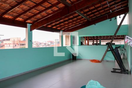 Casa à venda com 550m², 4 quartos e 3 vagas Casa à venda com 550m², 4 quartos e 3 vagasTerraço