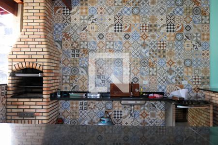 Casa à venda com 550m², 4 quartos e 3 vagas Casa à venda com 550m², 4 quartos e 3 vagasTerraço