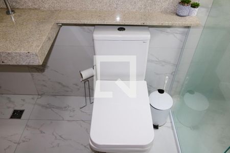 Casa à venda com 550m², 4 quartos e 3 vagas Casa à venda com 550m², 4 quartos e 3 vagasBanheiro Social