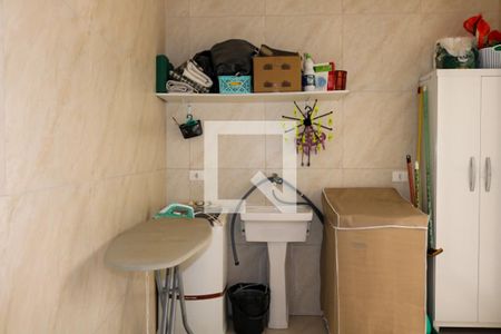 Casa à venda com 550m², 4 quartos e 3 vagas Casa à venda com 550m², 4 quartos e 3 vagasÁrea de Serviço