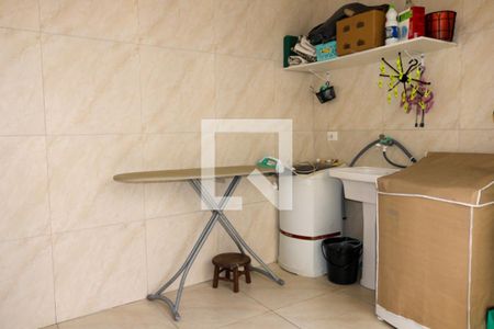 Casa à venda com 550m², 4 quartos e 3 vagas Casa à venda com 550m², 4 quartos e 3 vagasÁrea de Serviço