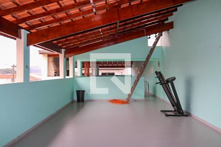 Casa à venda com 550m², 4 quartos e 3 vagas Casa à venda com 550m², 4 quartos e 3 vagasTerraço