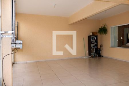 Casa à venda com 550m², 4 quartos e 3 vagas Casa à venda com 550m², 4 quartos e 3 vagasGaragem