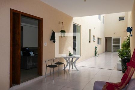 Casa à venda com 550m², 4 quartos e 3 vagas Casa à venda com 550m², 4 quartos e 3 vagasQuintal