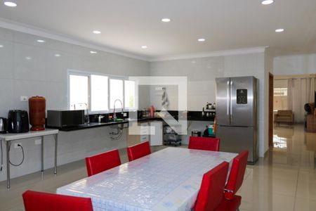 Casa à venda com 550m², 4 quartos e 3 vagas Casa à venda com 550m², 4 quartos e 3 vagasCozinha