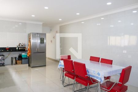 Casa à venda com 550m², 4 quartos e 3 vagas Casa à venda com 550m², 4 quartos e 3 vagasCozinha