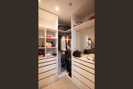 Casa à venda com 160m², 3 quartos e 3 vagasCloset