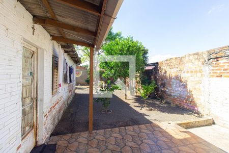Quintal de casa à venda com 2 quartos, 432m² em Santos Dumont, São Leopoldo