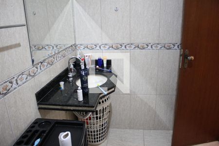 Casa à venda com 585m², 5 quartos e 4 vagasBanheiro 1