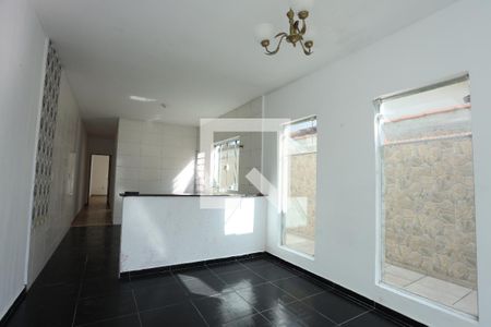 Sala de casa para alugar com 2 quartos, 125m² em Vila Monte Sion, Suzano