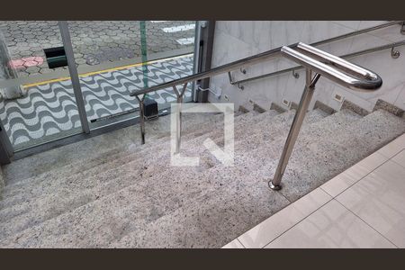 Apartamento para alugar com 81m², 2 quartos e 2 vagasEscada