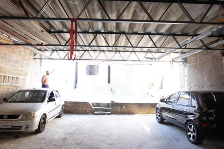 Casa à venda com 30m², 1 quarto e 8 vagas Casa à venda com 30m², 1 quarto e 8 vagasQuintal e Garagem