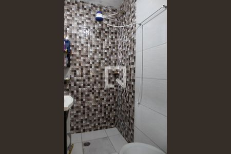 Banheiro de casa para alugar com 1 quarto, 30m² em Vila Guarani, Santo André