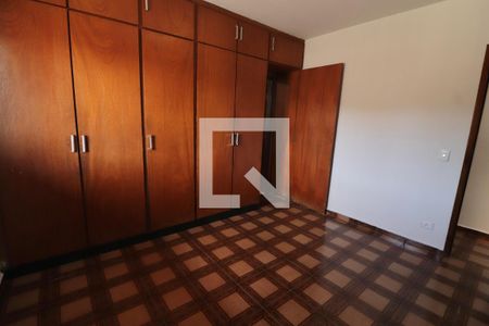 Quarto 1 de casa para alugar com 3 quartos, 240m² em Setor Aeroporto, Goiânia