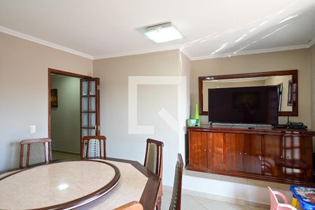 Sala de casa à venda com 3 quartos, 198m² em Vila Brasilina, São Paulo