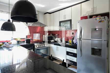 Casa à venda com 198m², 3 quartos e 2 vagasCozinha