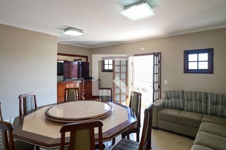 Sala de casa à venda com 3 quartos, 198m² em Vila Brasilina, São Paulo