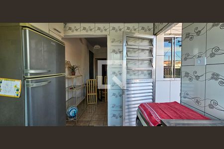 Cozinha de casa para alugar com 2 quartos, 80m² em Jardim Sabara, São Paulo